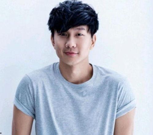 林俊杰吃瓜聊天,揭秘娱乐圈幕后故事