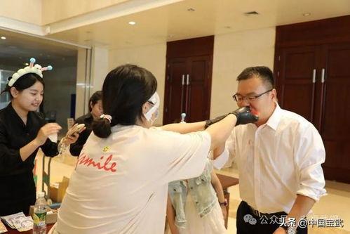 集体吃瓜围观,揭秘网络社交现象背后的心理奥秘